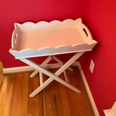 106 White Scalloped Edge Tray Table
