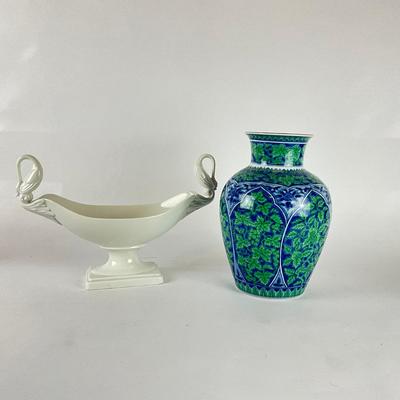 115 Chinese Vase & White Center Piece Bowl by Kaiser