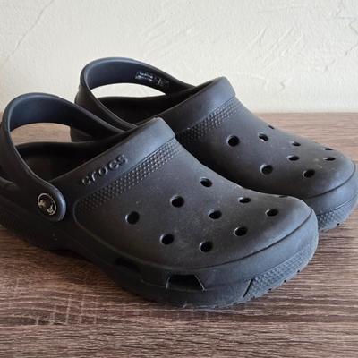Kid's size 3 Black Crocs