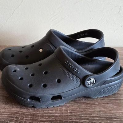 Kid's size 3 Black Crocs