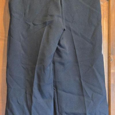 New with Tags Women's EXPRESS size 6 Cropped Wide Leg Pants