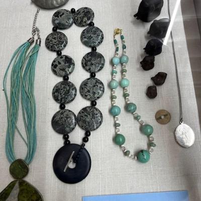 Necklaces and opium weights