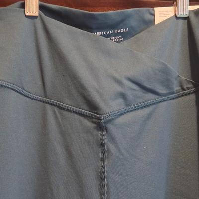 New with Tags American Eagle Dark Green Athletic Leggings