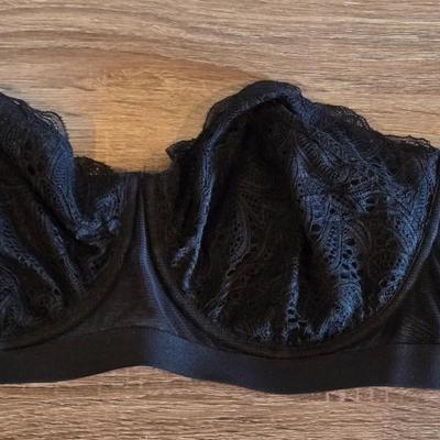 New with Tags Lively Black Lacy Bra with Removable Straps