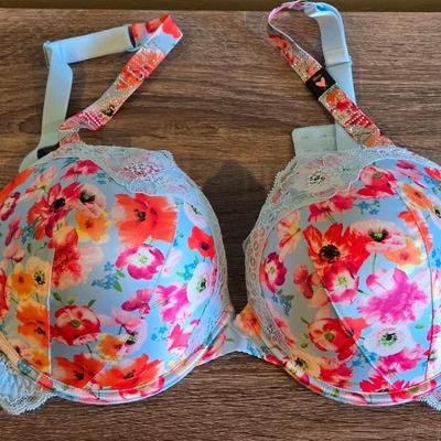 New with Tags Victoria Secret Floral Bra