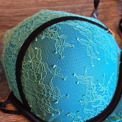 New with Tags Victoria Secret Bra