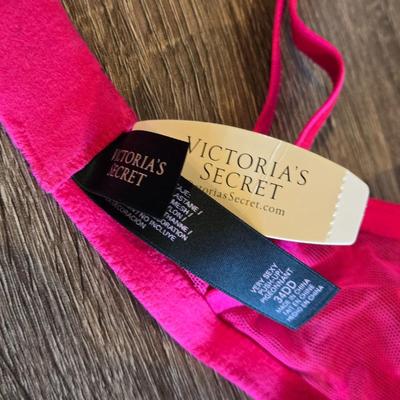New with Tags Victoria Secret Bra