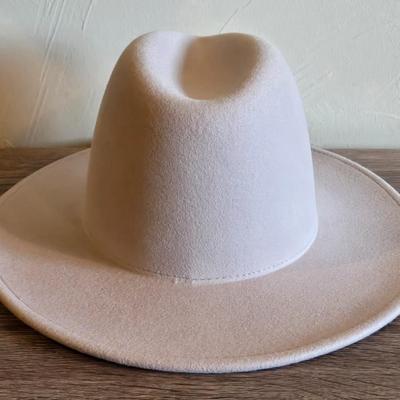 New with Tags GIGI PIP Wool Hat