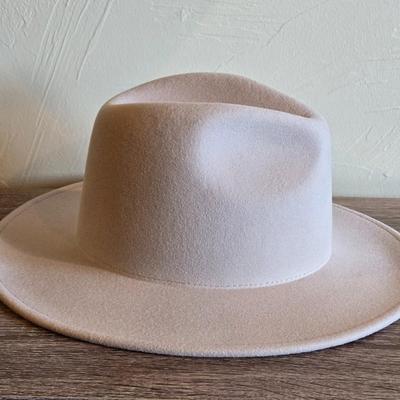 New with Tags GIGI PIP Wool Hat