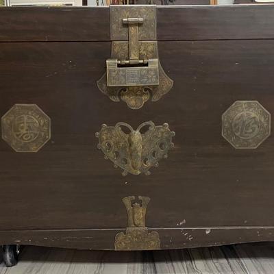 Fabulous Meiji Period Camphor Wood Trunk
