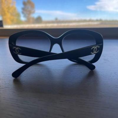 Authentic CHANEL Sunglass