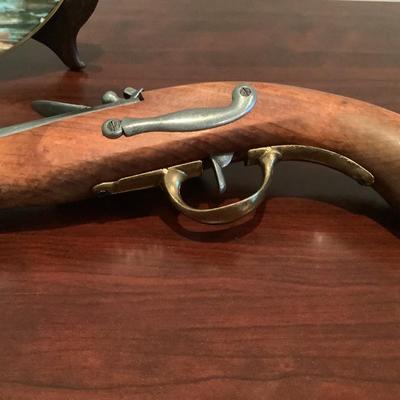 Flintlock pistol replica Denix, Hong Kong Royal Doullon plate