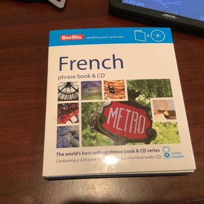 Travel lot-Magellan GPS cord & case, seat belt extenders for 2 types of airplanes, French book with CD