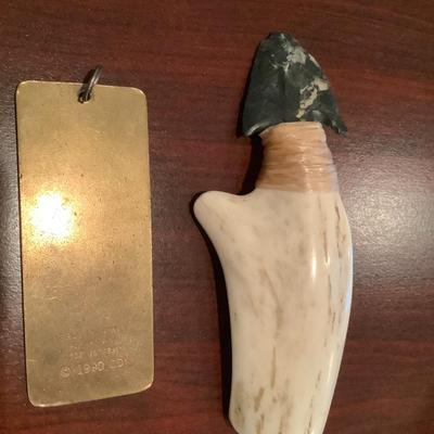 Collector's Lot-arrowhead on bone found in OH, KY Derby 1990 metal tag, brass clip