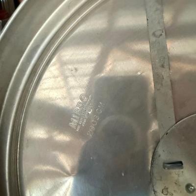 Mirro aluminum locking cake pan
