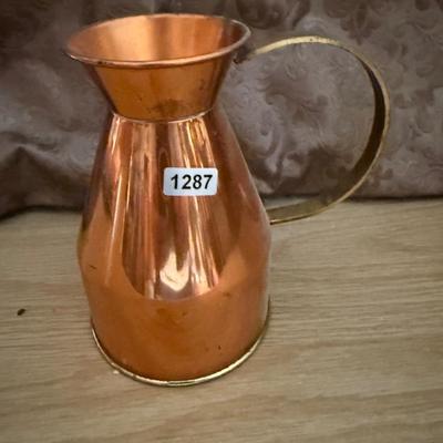 Pint jug