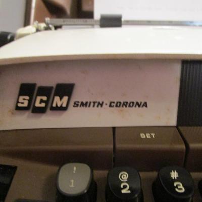 Antique Smith & Corona 250 XKE electric typewriter in locking case