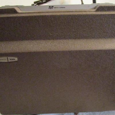 Antique Smith & Corona 250 XKE electric typewriter in locking case