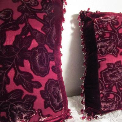 2 decorative pillows with beads, maroon