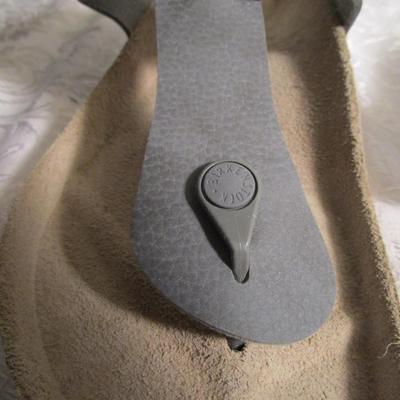 1 pr Birkenstock men's sandals size 45 (European size), American size 12