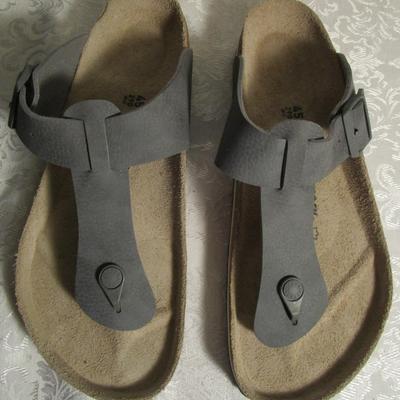1 pr Birkenstock men's sandals size 45 (European size), American size 12