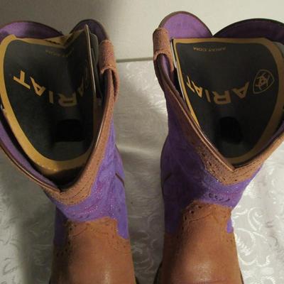 Ariat size 6 US women's cowboy boots