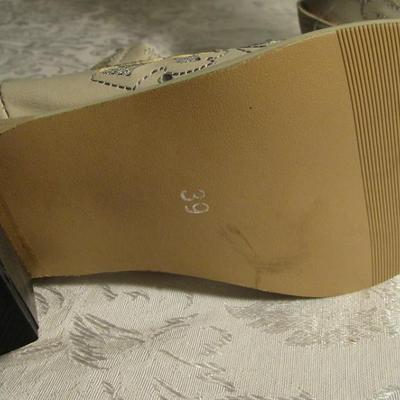 women's beige cowboy boots with bling, European size 39 (US size 8)