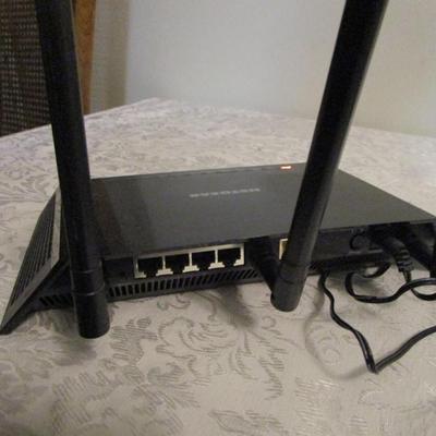 Net Gear Nighthawk CS1750 smart WIFI router