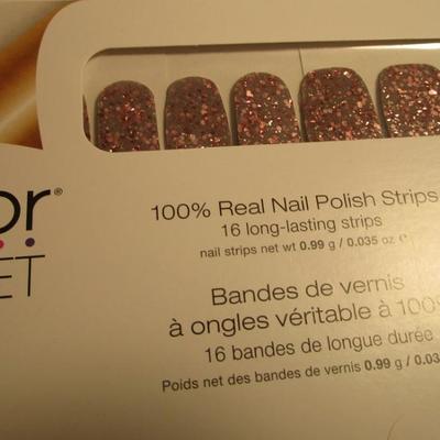 4 pkg Color Street 100% real nail polish strips