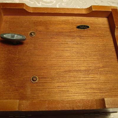 Wood Music box, plays "Raindrops Keep Falling on My Head"
