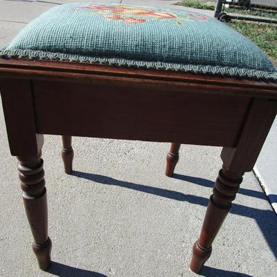 Upholstered Shoe shine stool