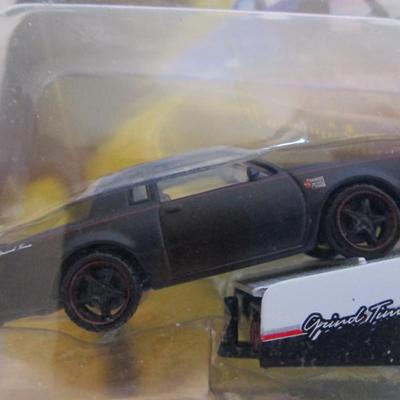 Maisto Design Ramp Truck & 1987 Buick Grand National set