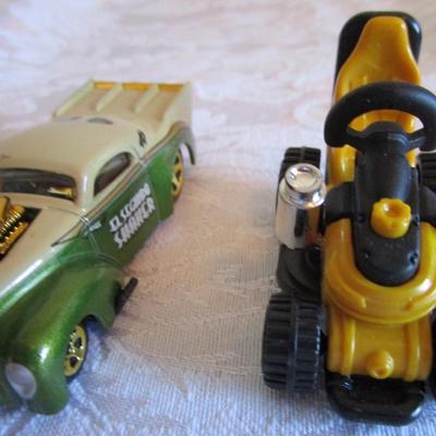 5 Hot Wheels cars