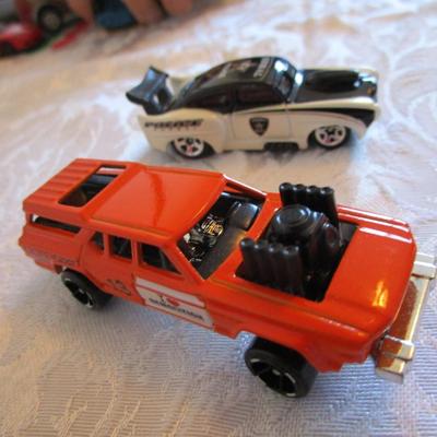 5 Hot Wheels cars