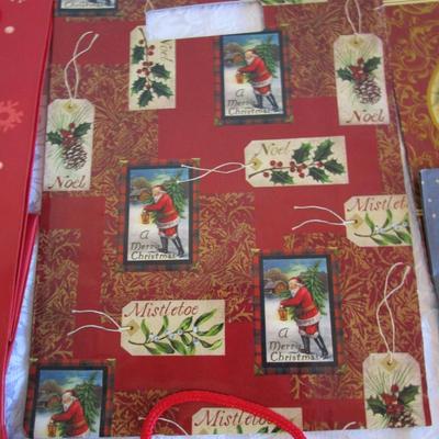 8 Christmas gift bags various sizes