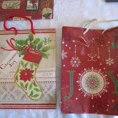 8 Christmas gift bags various sizes