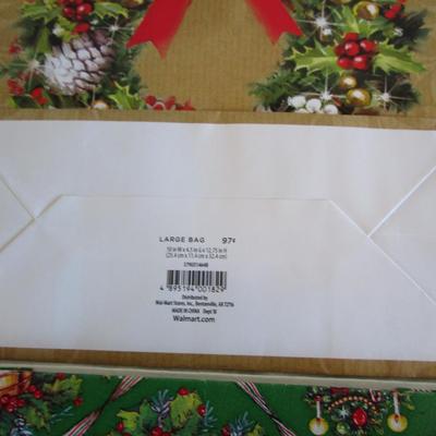 6 Christmas gift bags, 1 Christmas gift box, 1 pkg gift tags