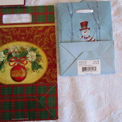 6 Christmas gift bags, 1 Christmas gift box, 1 pkg gift tags