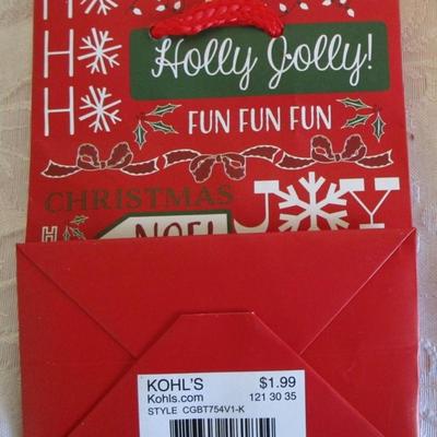 6 Christmas gift bags, 1 Merry Christmas wall art