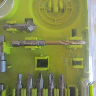 Ryobi Drilling and Driving Kit
