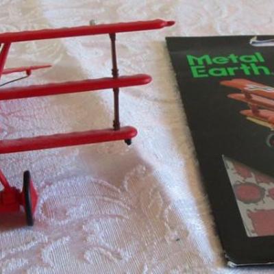 Fokker DR.1 Triplane, steel model kit, and matching model plane
