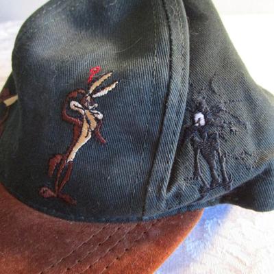 4 Ball caps