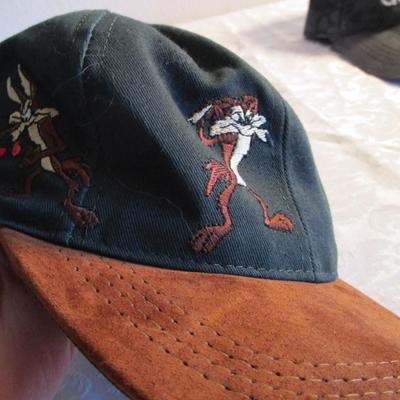 4 Ball caps