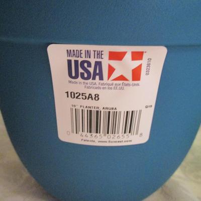4 Suncast 10" resin plastic planters