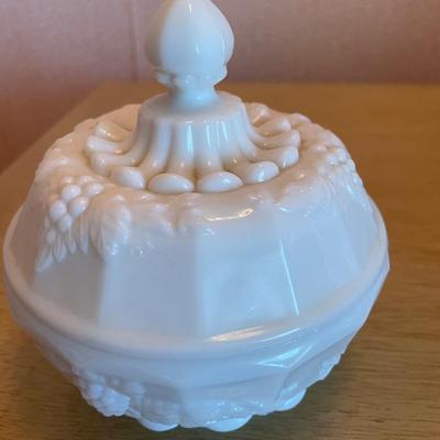 Westmoreland grapes candy dish