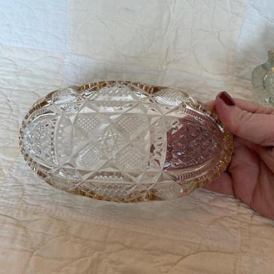 Pickle dish scalloped gold edge