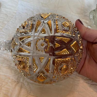 Nappy bowl-scalloped gold