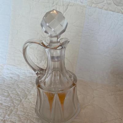 Oil & vinegar cruet with gold trim