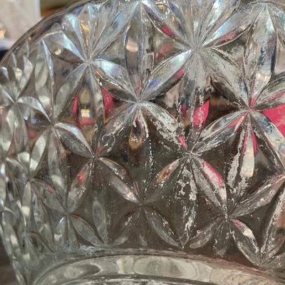 Decorative glass bowl