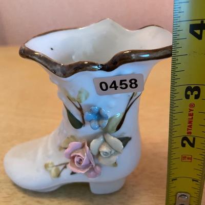 Miniature boot with sculpted flowers